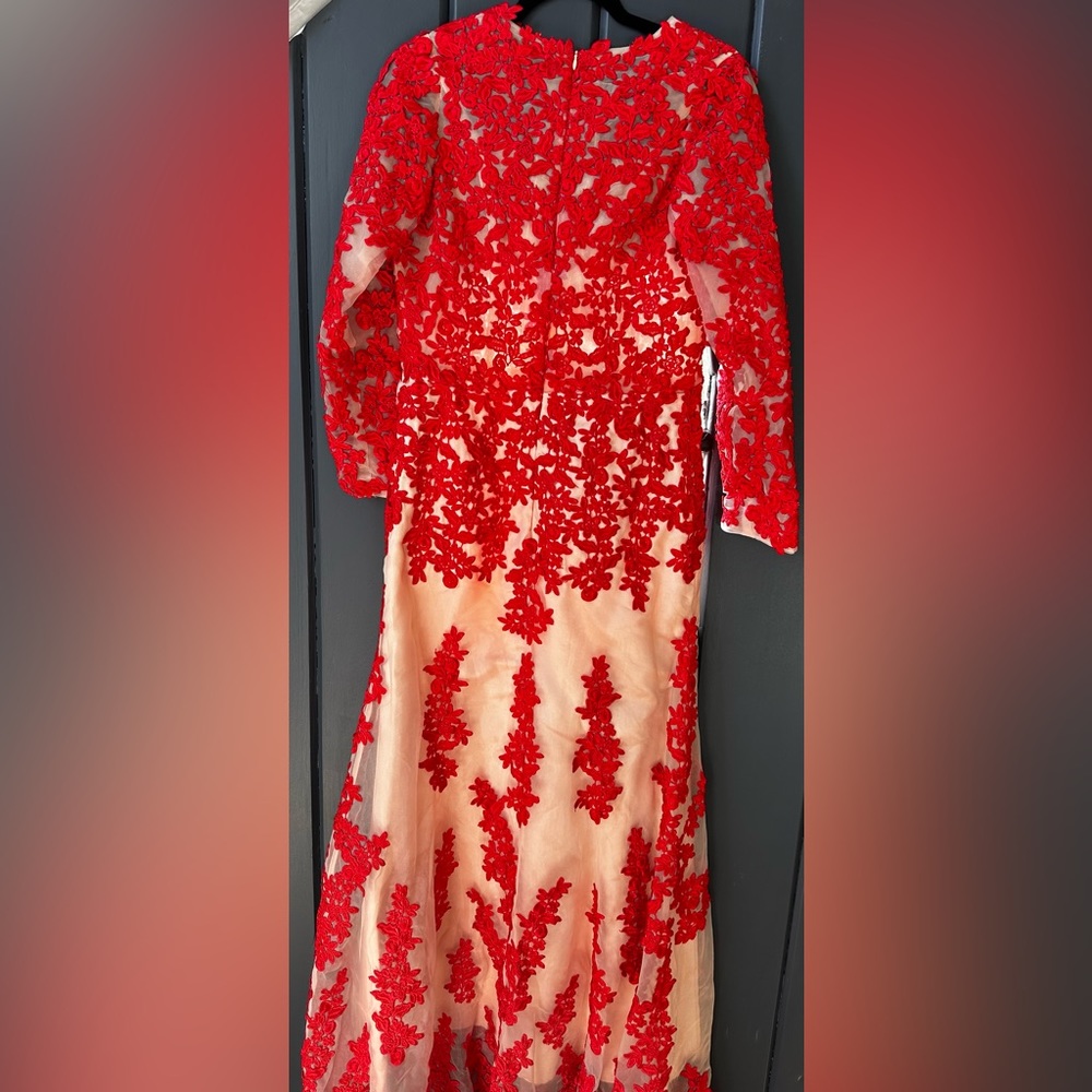 Long sleeve dress custom made about a size 6 - Picture 6 of 8